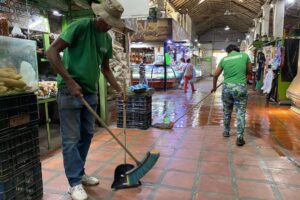 Les marchés municipaux de Maracay prolongent leurs horaires pour la période de Noël