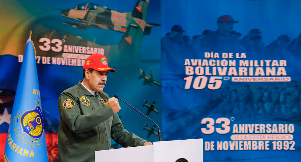 « Pas de guerre » : la propagande chaviste resserre les rangs autour de la figure du « Super Moustache » Maduro