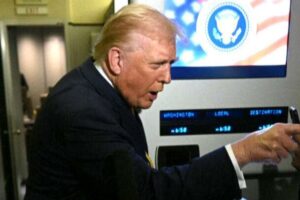 « Tais-toi petit cochon » : l&rsquo;insulte de Trump à un journaliste qui l&rsquo;interrogeait sur l&rsquo;affaire Epstein