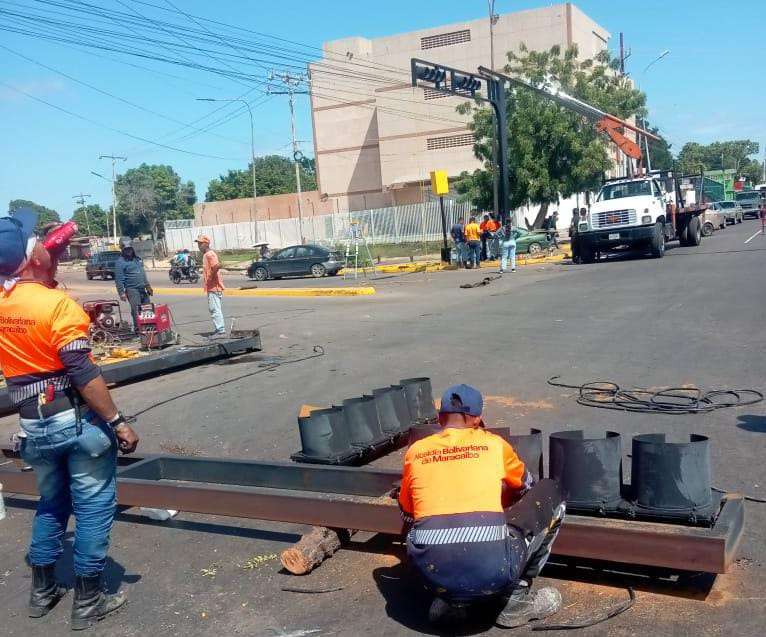 Maracaibo récupère le réseau de feux tricolores et l'éclairage de ses couloirs routiers