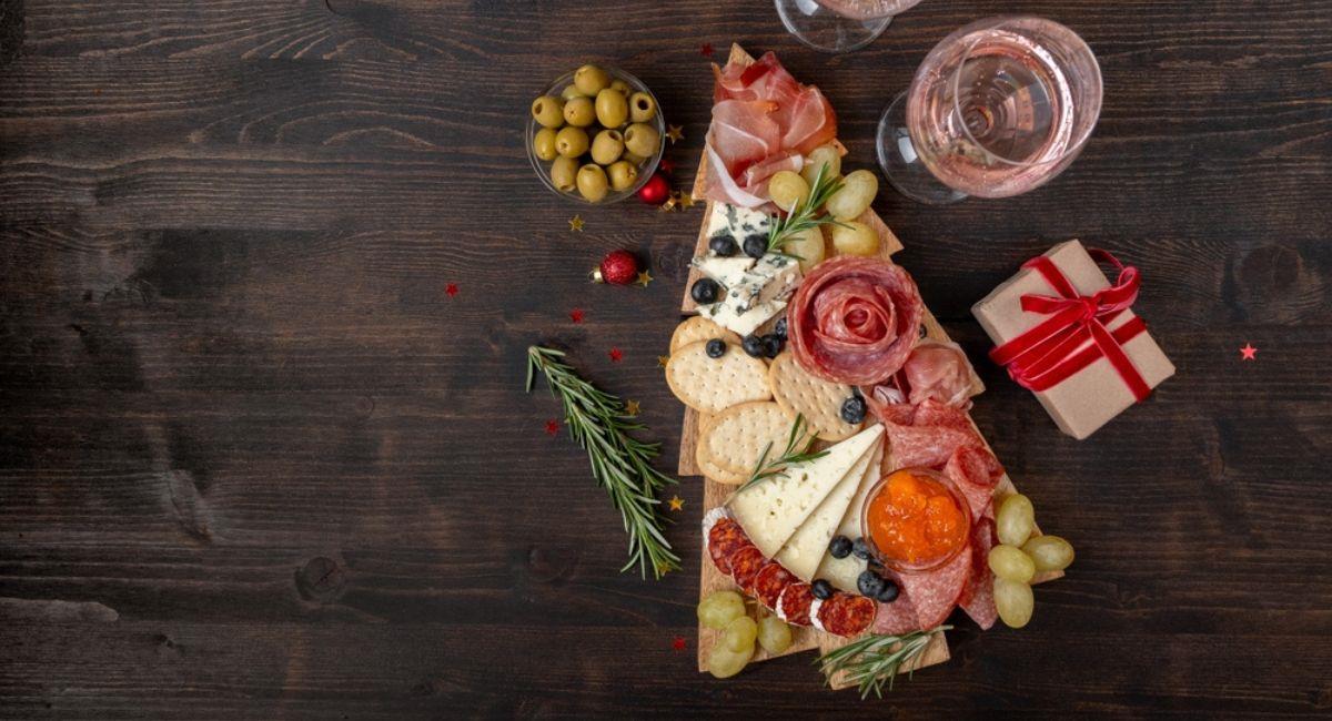 Aperitivos para compartir antes de la cena de Navidad y Año Nuevo. Foto: Shutterstock Elena.Katkova
