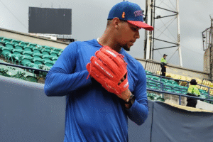 Edgardo Henríquez prépare sa première avec Tiburones
