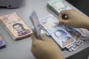 Le salaire minimum au Venezuela atteint un demi-dollar par mois