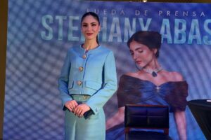 Stephany Abasali rejette les demandes contre Raúl Rocha