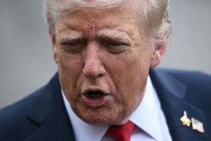 Donald Trump annonce avoir ordonné la réouverture de l&rsquo;espace aérien vénézuélien