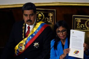 Le vice-président du Venezuela apparaît à la télévision et affirme que Maduro est le seul président du pays