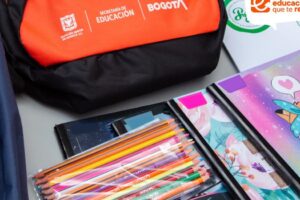 L&rsquo;uniforme et les textes ne doivent pas être une raison pour que les enfants ne suivent pas les cours