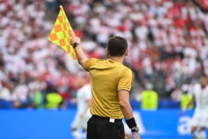 Un arbitre capable de siffler lors de la Coupe du monde s&rsquo;est opposé au joueur sud-américain. « Papier »