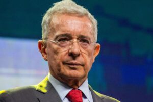 Uribe assure qu&rsquo;ils cherchent à l’emprisonner sur ordre de Petro et Cepeda en pleine prélude électoral