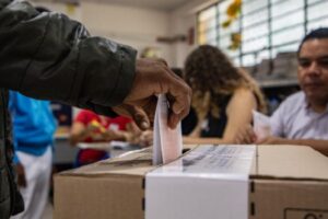 Vicky Dávila, David Luna et quatre autres candidats reçoivent l&rsquo;approbation pour se présenter à la présidence