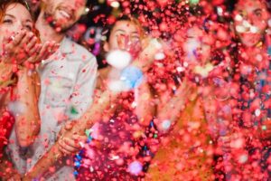les bars et les discothèques sont ouverts dans 19 zones par la mairie de Bogotá