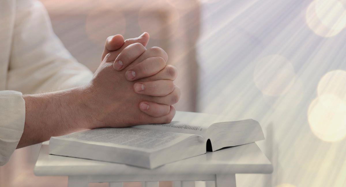 Oración a San Severino para la sanación de enfermedades. Foto: Shutterstock