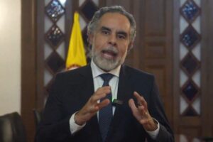 Armando Benedetti &lsquo;anda piedro&rsquo; parce que la suspension de la mesure protège les plus riches