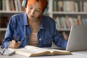 Depuis l&rsquo;UNAD, les nouveaux et anciens étudiants pourront accéder à la politique d&rsquo;inscription gratuite : étapes pour s&rsquo;inscrire