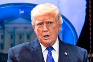 Donald Trump signe un nouveau tarif mondial de 10 % sur les importations