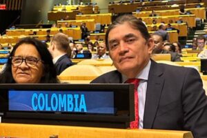 Gustavo Bolívar assure que les femmes devraient prendre leur retraite au-delà de 57 ans