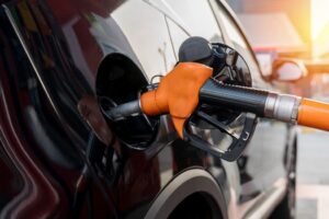 Le gouvernement signe un décret réduisant de 500 $ le gallon depuis février