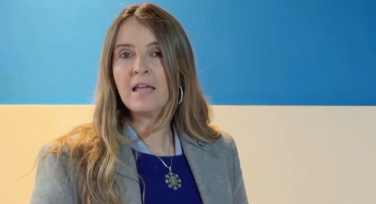 Paloma Valencia responsabiliza a la crisis de la salud por el fallecimiento del menor Kevin Arley Acosta. Foto: Twitter @PalomaValenciaL
