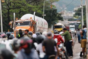 Le Venezuela a commencé à exporter du gaz liquéfié vers la Colombie