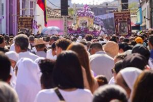 Les fidèles ont débordé la Villa de Cura lors de la procession du Saint-Sépulcre