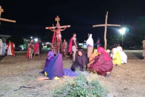 À Cojedes, on célèbre le traditionnel Viacrucis vivant