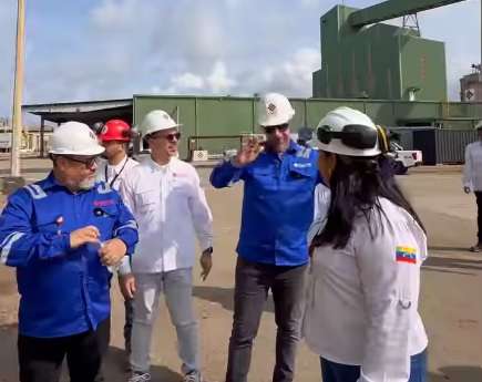 Ils surveillent les progrès du complexe pétrochimique Hugo Chávez à Carabobo