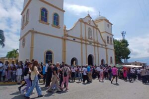 Yaracuy rassemble plus de 5 000 paroissiens sur la Route des 7 Temples