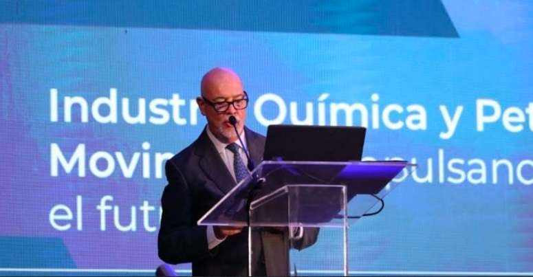 Asoquim propose un investissement de 10,000 millions de dollars pour l'industrie pétrochimique