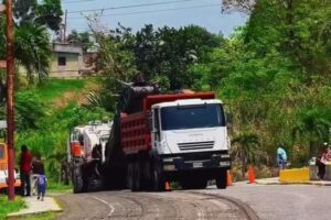 Début du projet de pavage d&rsquo;asphalte dans la paroisse Curiepe de la municipalité de Brión