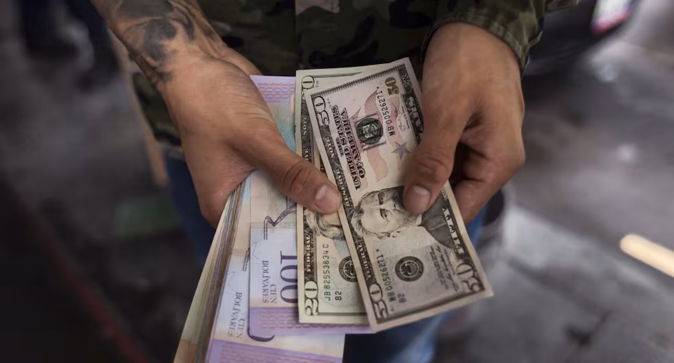 La monnaie vénézuélienne perd près de la moitié de sa valeur par rapport au dollar jusqu'à présent en 2026