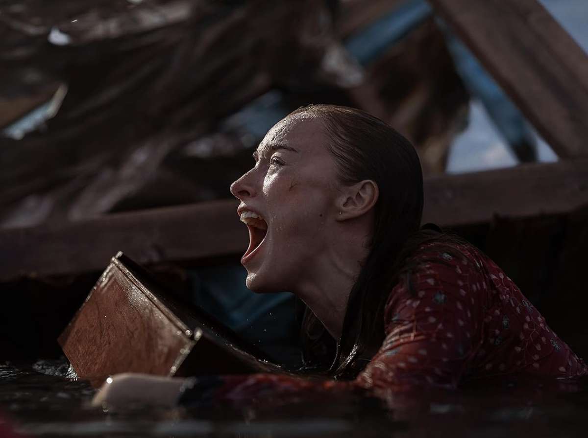 Phoebe Dynevor sur "Onslaught" : "Il contient un message important"