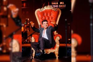 Silvestre Dangond aurait embrassé un fan en plein concert et la vidéo fait sensation