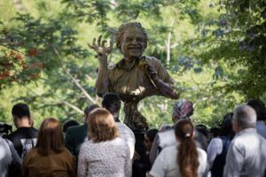 Une sculpture de Gabriel García Márquez est dévoilée pour honorer son héritage