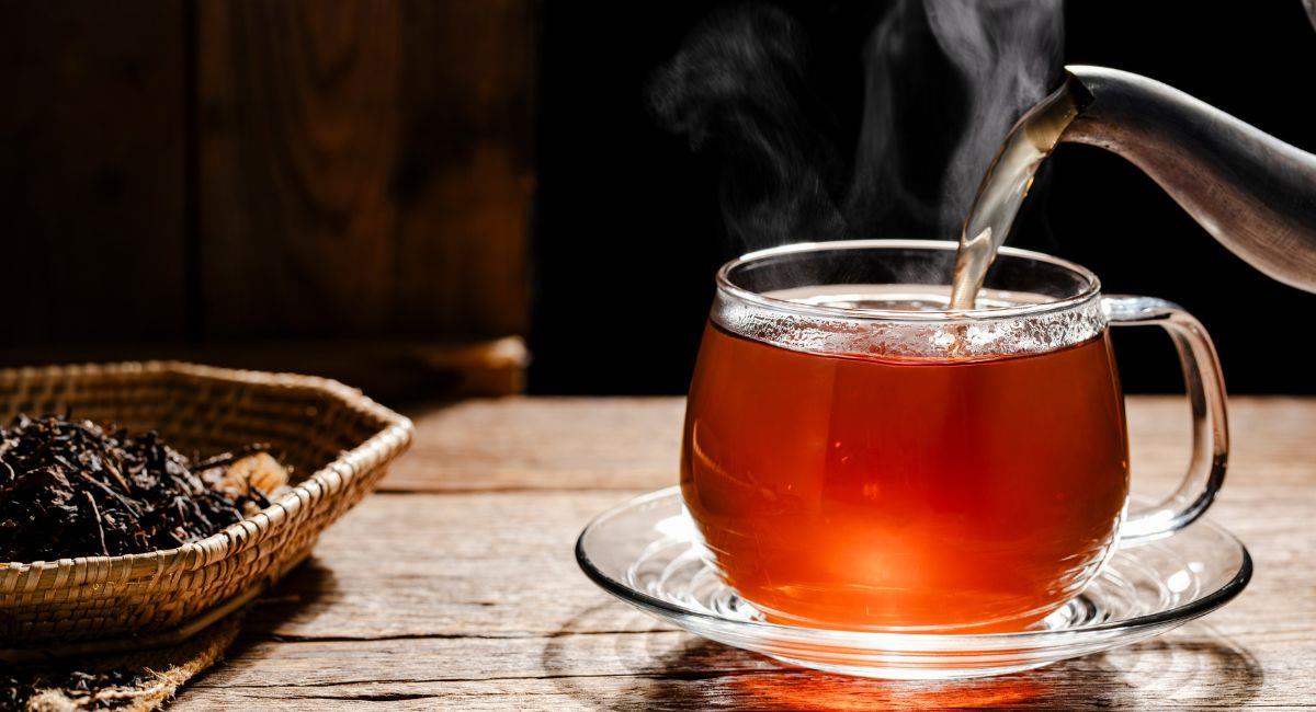 Los tés tienen su momento ideal para beber en el día beneficiando al cuerpo por sus componentes. Foto: Shutterstock WIROJE PATHI