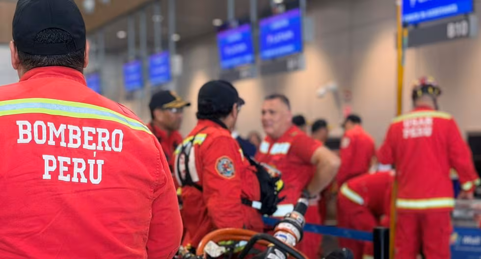 Le Pérou envoie une brigade de 44 pompiers au Venezuela pour soutenir les efforts de secours après les tremblements de terre