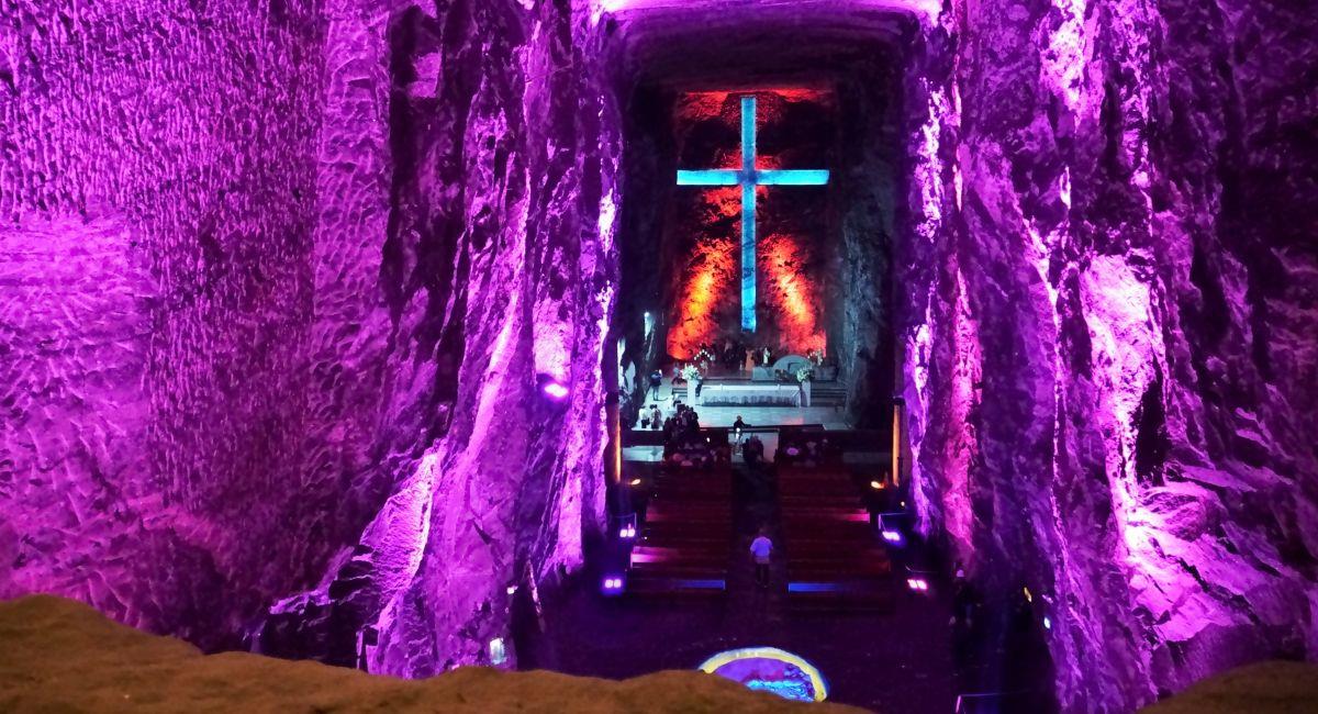 La Catedral de Sal de Zipaquirá manejará nuevos horarios en julio de 2026. Foto: Shutterstock AlysC