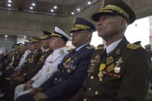 La Fanb a décoré plus de 240 officiers pour 30 ans de service
