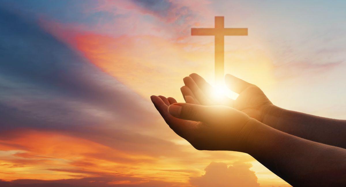 La oración a San Judas Tadeo. Foto: Shutterstock