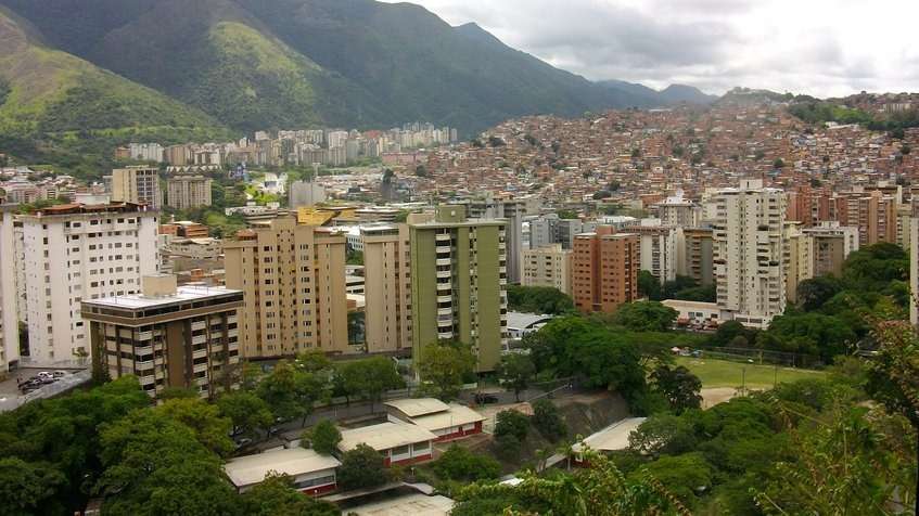 Une rupture provoque le chaos dans un immeuble entre parents d'ex-petits amis