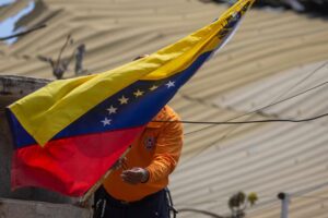 Au milieu des décombres et du désespoir, les familles de La Guaira accusent le gouvernement vénézuélien d&rsquo;abandon