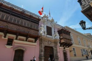 Le ministère des Affaires étrangères rapatrie trois survivants péruviens des tremblements de terre au Venezuela