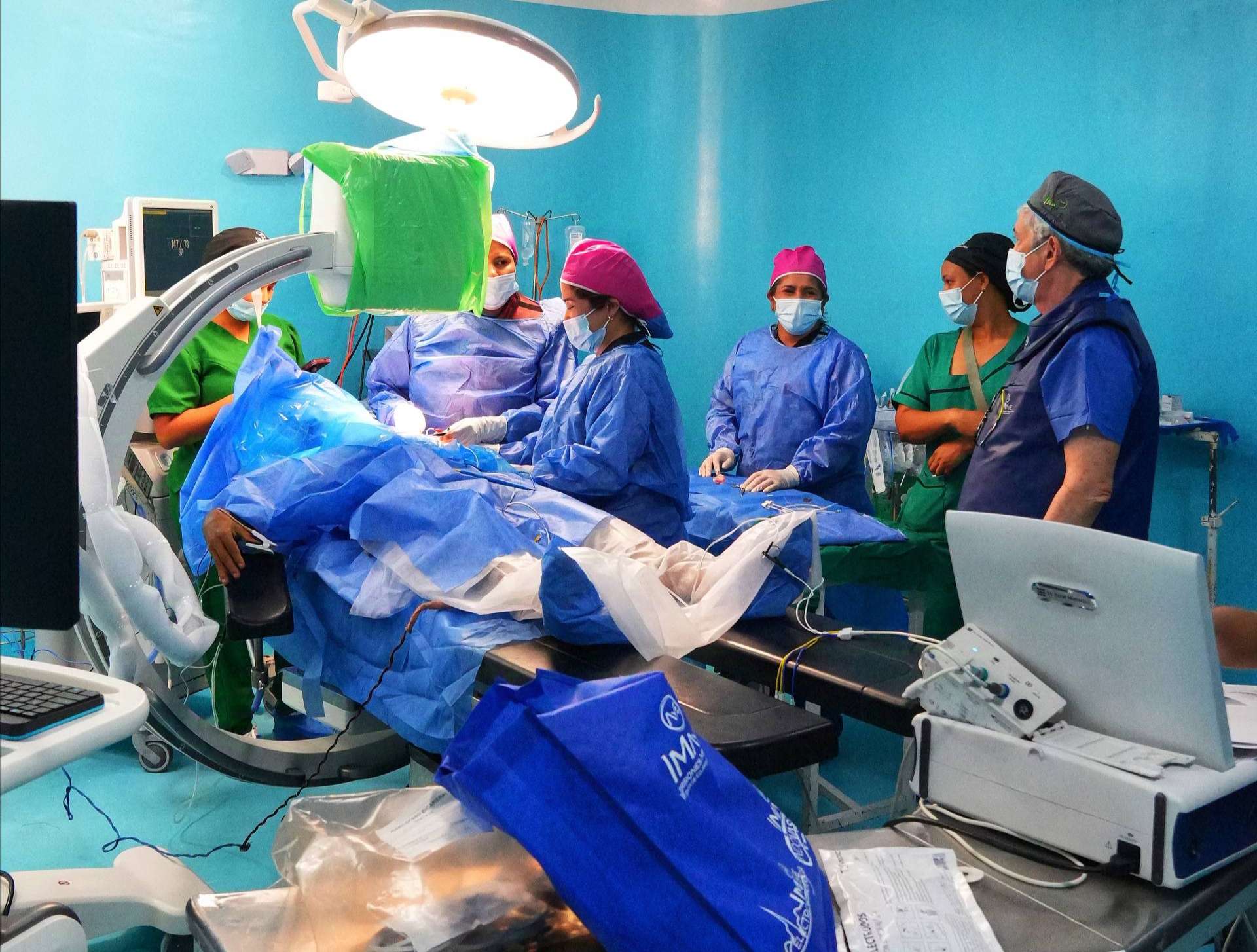 Des stimulateurs cardiaques sont implantés pour la première fois à l'hôpital Valle de la Pascua