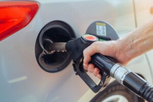 Essence, voitures hybrides et alcool : les augmentations apportées par la nouvelle réforme fiscale 2026
