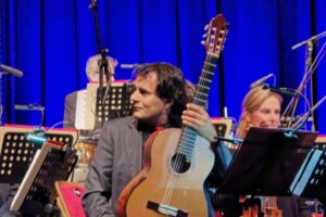 La guitare classique de Nirse González résonnera en solidarité avec le Venezuela