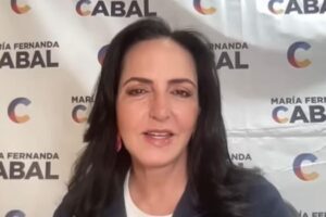 « Qu&rsquo;on lui explique » : les moqueries féroces de María Fernanda Cabal à l&rsquo;égard d&rsquo;Aída Quilcué pour des millions de la BID
