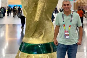 « Départ intempestif » Caracol Radio aurait licencié le journaliste Diego Rueda après plus de 30 ans