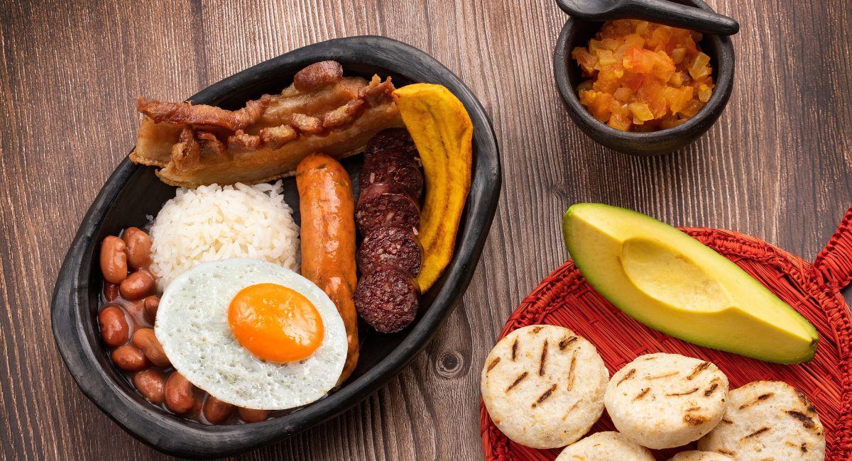 La cocina antioqueña ha sido elogiada por la revista Condé Nast Traveler este 2026. Foto: Shutterstock Luis Echeverri Urrea
