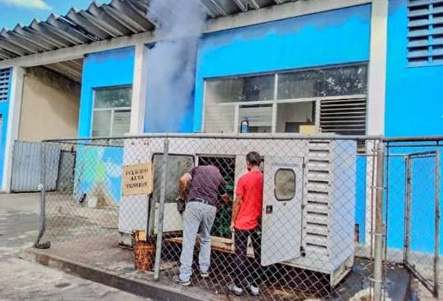 Ils effectuent la maintenance de l'installation électrique de l'hôpital Dr Jesús Arnoldo Camacho Peña