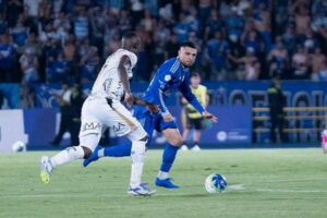 Le plus rapide du FPC ? Millonarios et Llaneros ont été impliqués dans une expulsion controversée après une faute après 14 secondes