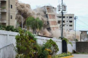Cabello a supervisé la démolition d&rsquo;un bâtiment à La Guaira, touché par les tremblements de terre